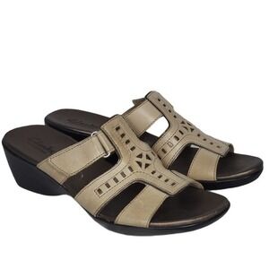 Clarks Bendables Beige Leather Cutout Wedge Slide Sandals Women's 8‎